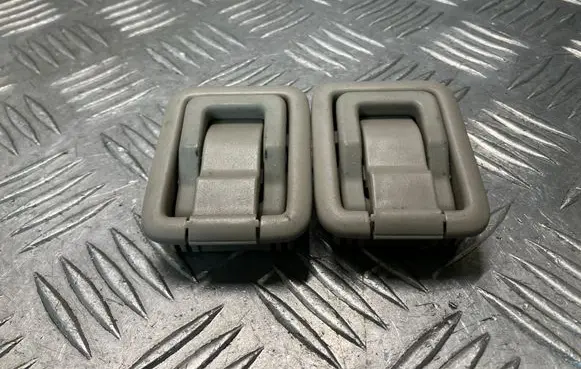Nissan Cube Z12 Hook