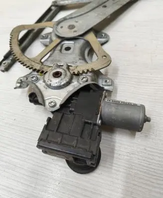 Toyota C-HR I Front door electric window regulator 69810F4010
