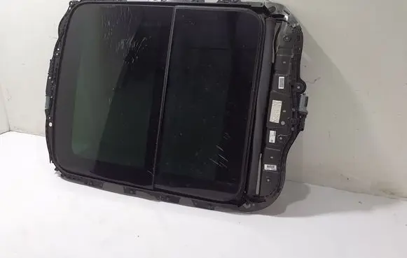 Audi Q8 Sunroof set 4M8877049