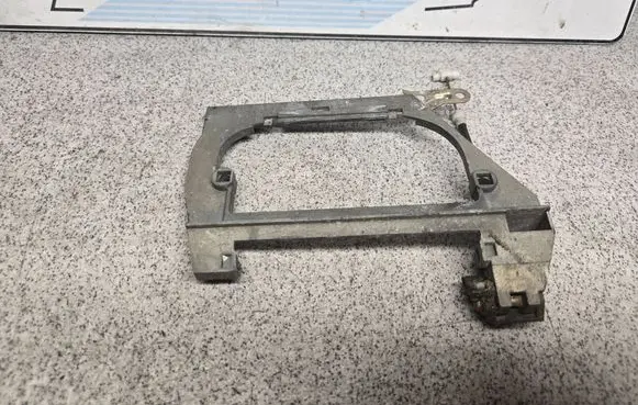 BMW 7 E38 Rear door exterior handle/bracket 51228245346