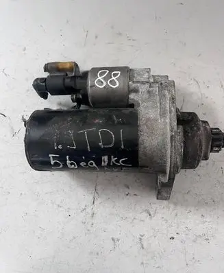 Volkswagen Golf V Starter motor 0001123012