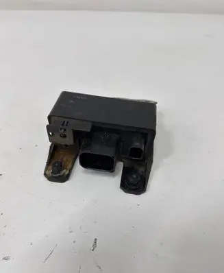 Mercedes-Benz C W203 Glow plug pre-heat relay