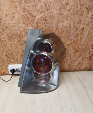 Toyota Corolla Verso E121 Rear/tail lights E410173