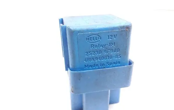 Nissan Primera Hazard warning light relay 252309F900 4RA94001065