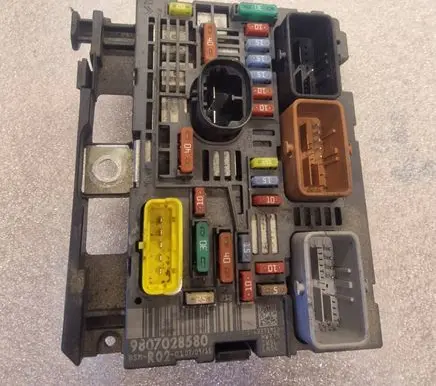 Citroen C5 BSM Control unit 9807028580 BSMR0200 63571913
