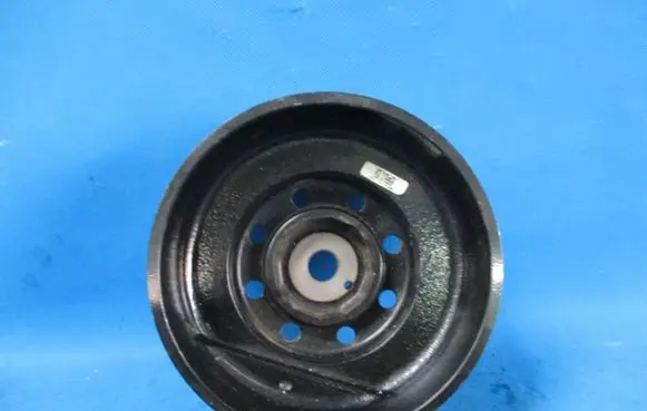 Audi Q7 4M Crankshaft pulley 057105251AM