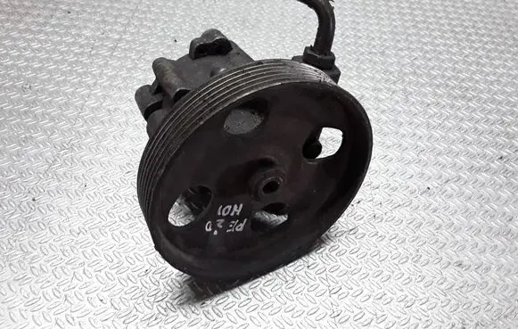 Peugeot 406 Power steering pump 964083058