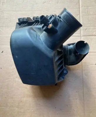 Chevrolet Trax Air filter box 1097871S01