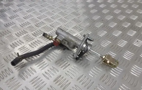 Subaru Legacy Clutch slave cylinder 