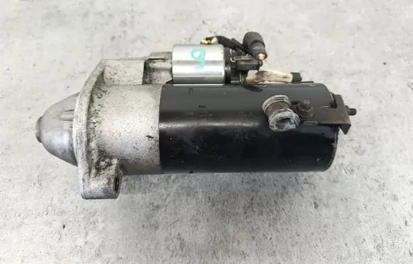 Volkswagen PASSAT B5.5 Starter motor 068911024G