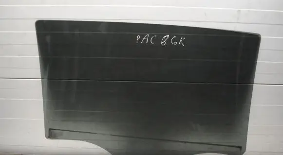 Chrysler Pacifica Sliding door window/glass 