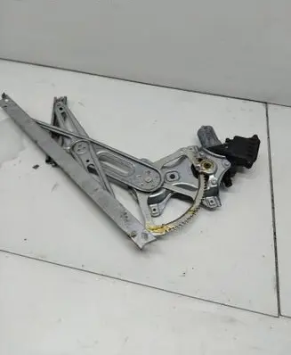 Toyota Auris E180 Rear door window regulator with motor 8570102010 161920101