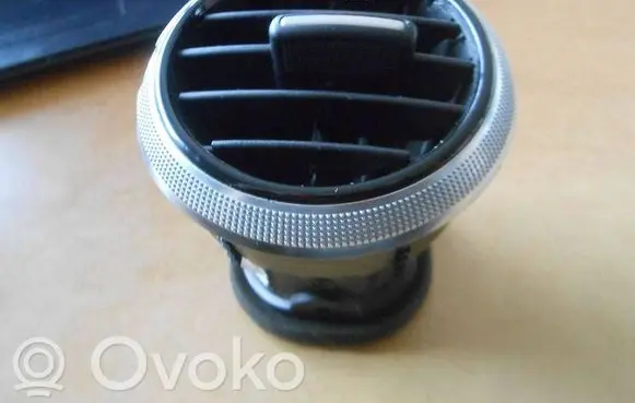 Audi A3 S3 8P Dashboard air vent grill cover trim 8P0820901F