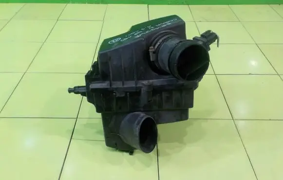 Opel Corsa D Air filter box 
