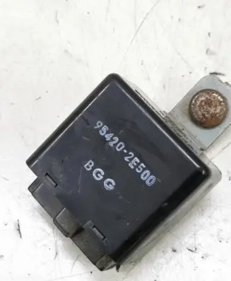 Hyundai Tucson JM Window wiper relay 954202E500