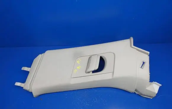 Volvo XC90 (C) pillar trim