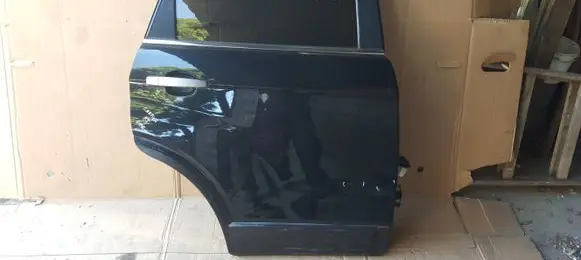 Chevrolet Captiva Rear door