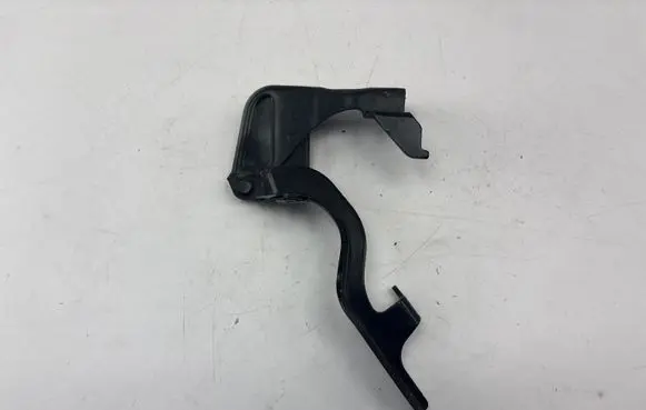 Chevrolet Captiva Engine bonnet/hood hinges