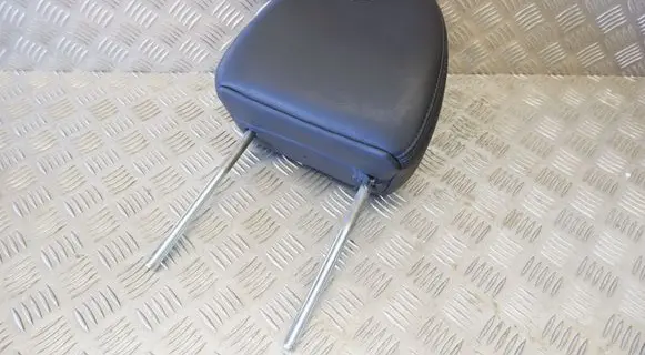 Nissan Qashqai Front seat headrest 