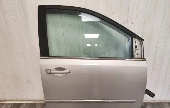 Chrysler Town & Country V Front door 0315749K 3015588D P04869238AF