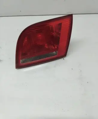 Tailgate rear/tail lights