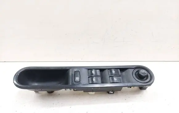 Renault Espace - Grand espace IV Electric window control switch 8200328426