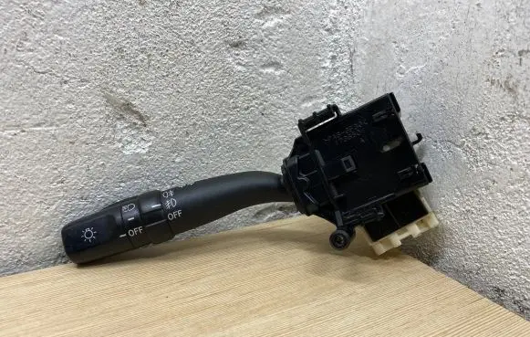 Lexus IS 200-300 Indicator stalk 84140 05710 173650A
