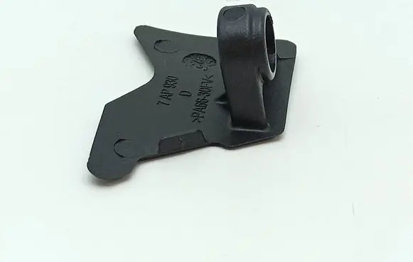 Aixam Crossover Engine bonnet/hood hinges 7AP930