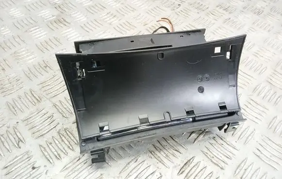 Mercedes-Benz E W211 Ashtray (front) A2118101330