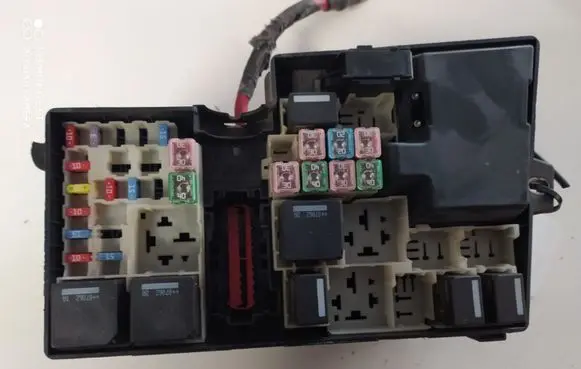 Volvo S40 Fuse module 8688040 518818000
