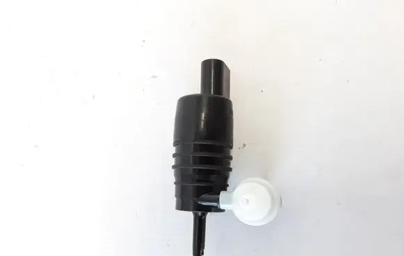 BMW 5 G30 G31 Windscreen/windshield washer pump 7388349