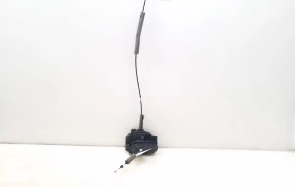 Nissan Pathfinder R51 Front door lock