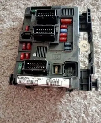 Peugeot 206 Fuse box set 964349898000