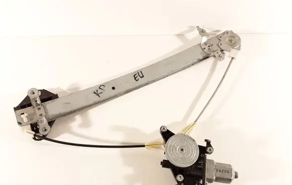 Subaru Impreza III Front door window regulator with motor 706200 7094