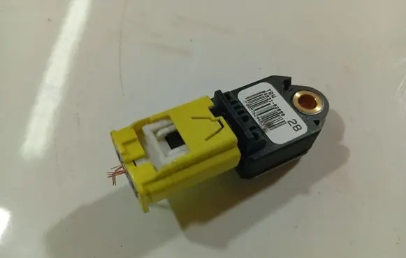 Toyota Auris 150 Airbag deployment crash/impact sensor 8983102080 89831-02080