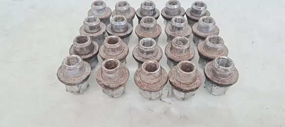 Toyota Prius+ (ZVW40) Nuts/bolts 