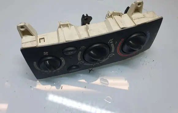 Renault Scenic I Climate control unit 651947U 100886