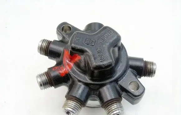 Ford Mondeo MK IV Fuel distributor 4M5Q-9D280-DB