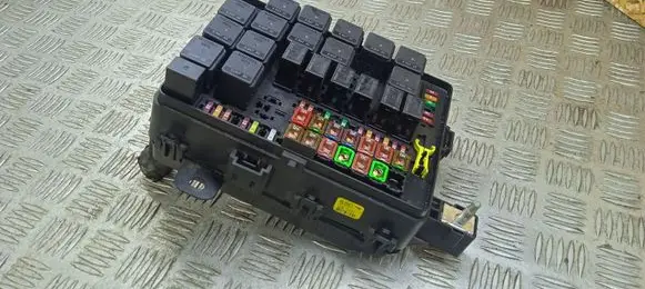 Maserati Quattroporte Fuse box set 670035211