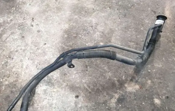 Fuel tank filler neck pipe