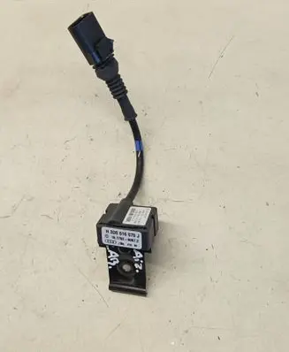 Volkswagen Phaeton ABS wheel speed sensor 3D0616575J 15179200672