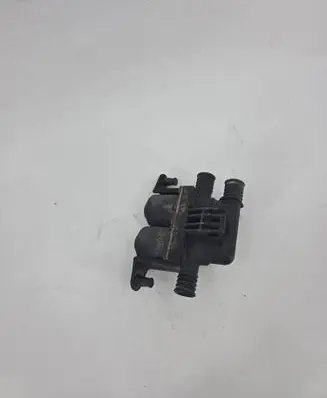 BMW 5 E39 Coolant heater control valve 8374995