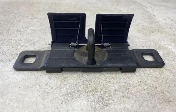 Audi A3 S3 8L Tailgate/trunk/boot lock/catch/latch 8L0827085A