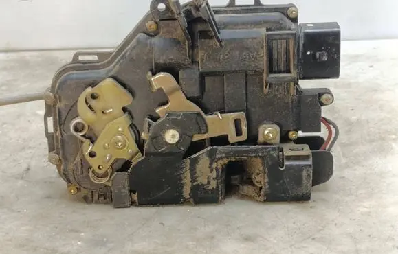 Audi A4 S4 B6 8E 8H Front door lock 4B1837015G