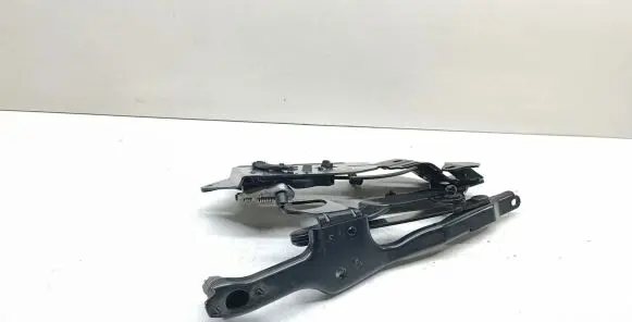 BMW 1 E82 E88 Convertible roof hinge 7174774