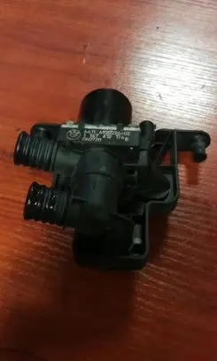 BMW 5 E60 E61 Coolant heater control valve 6920226