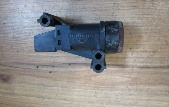 Ford Focus Fuel cut-off switch 5l2t9341aa 5l2t-9341-aa