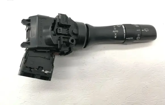 Toyota Avensis T270 Wiper speed switch 17F144 0519017F381