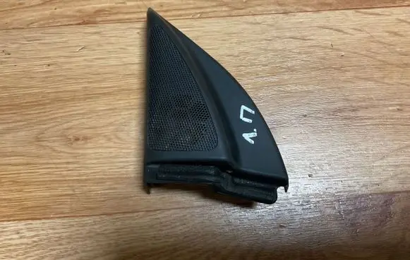 Toyota Avensis T250 Front door speaker cover trim 6749205060