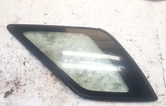 KIA Sorento Rear side window